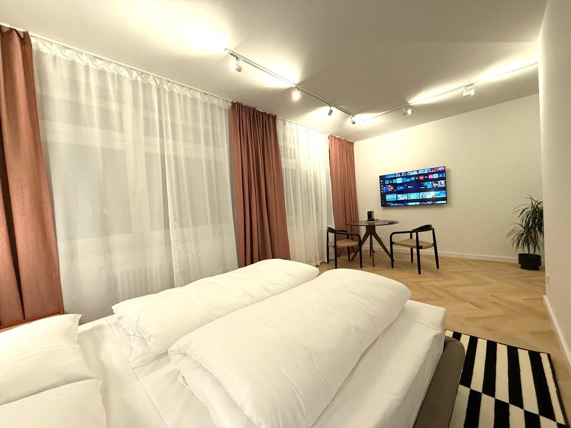 Stayzz By Homyzz - Modern Studios Alsterdorf -Winterhude- Stadtpark Hamburgo Exterior foto