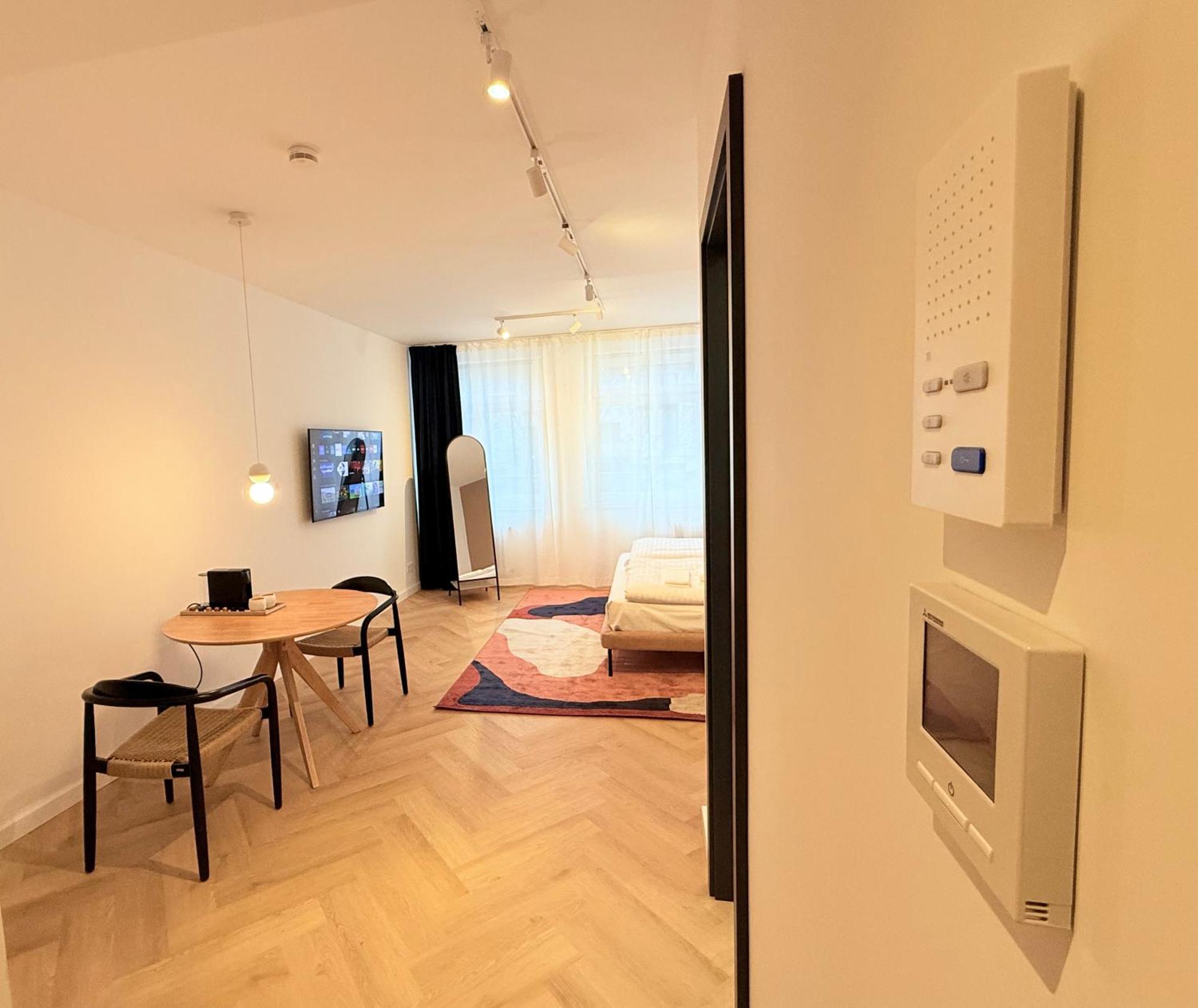 Stayzz By Homyzz - Modern Studios Alsterdorf -Winterhude- Stadtpark Hamburgo Exterior foto